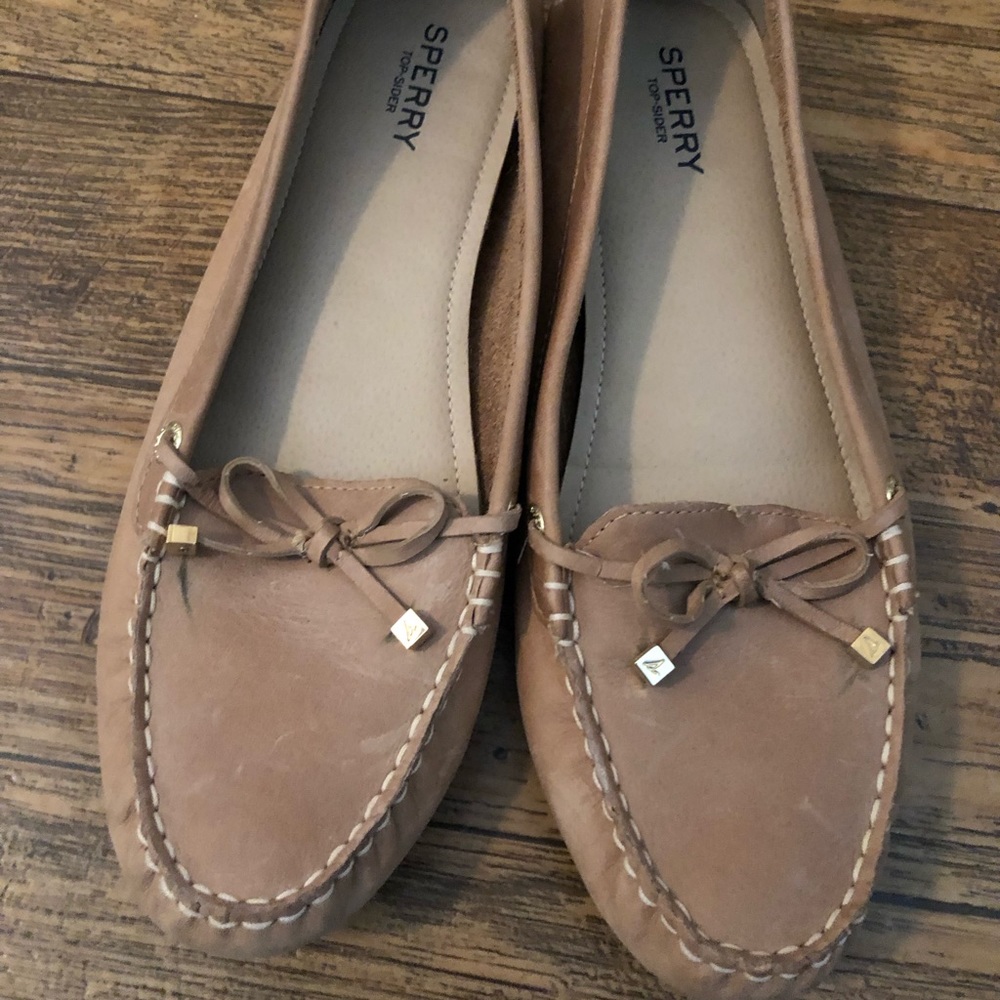 Sperry tan flats.
